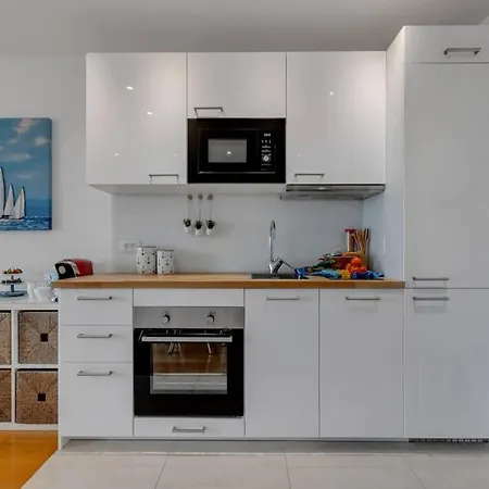 Lulemaris Apartments Sea & Mountain View Апартаменты Макарска