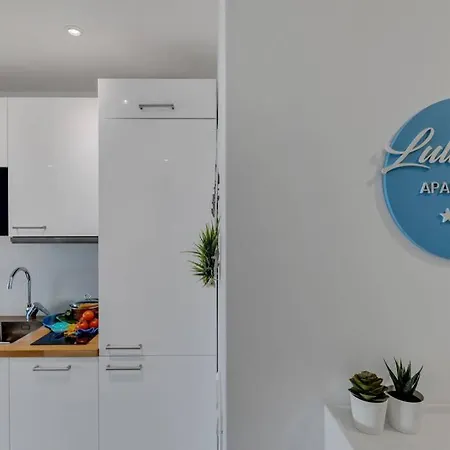 Lulemaris Apartments Sea & Mountain View * Makarska